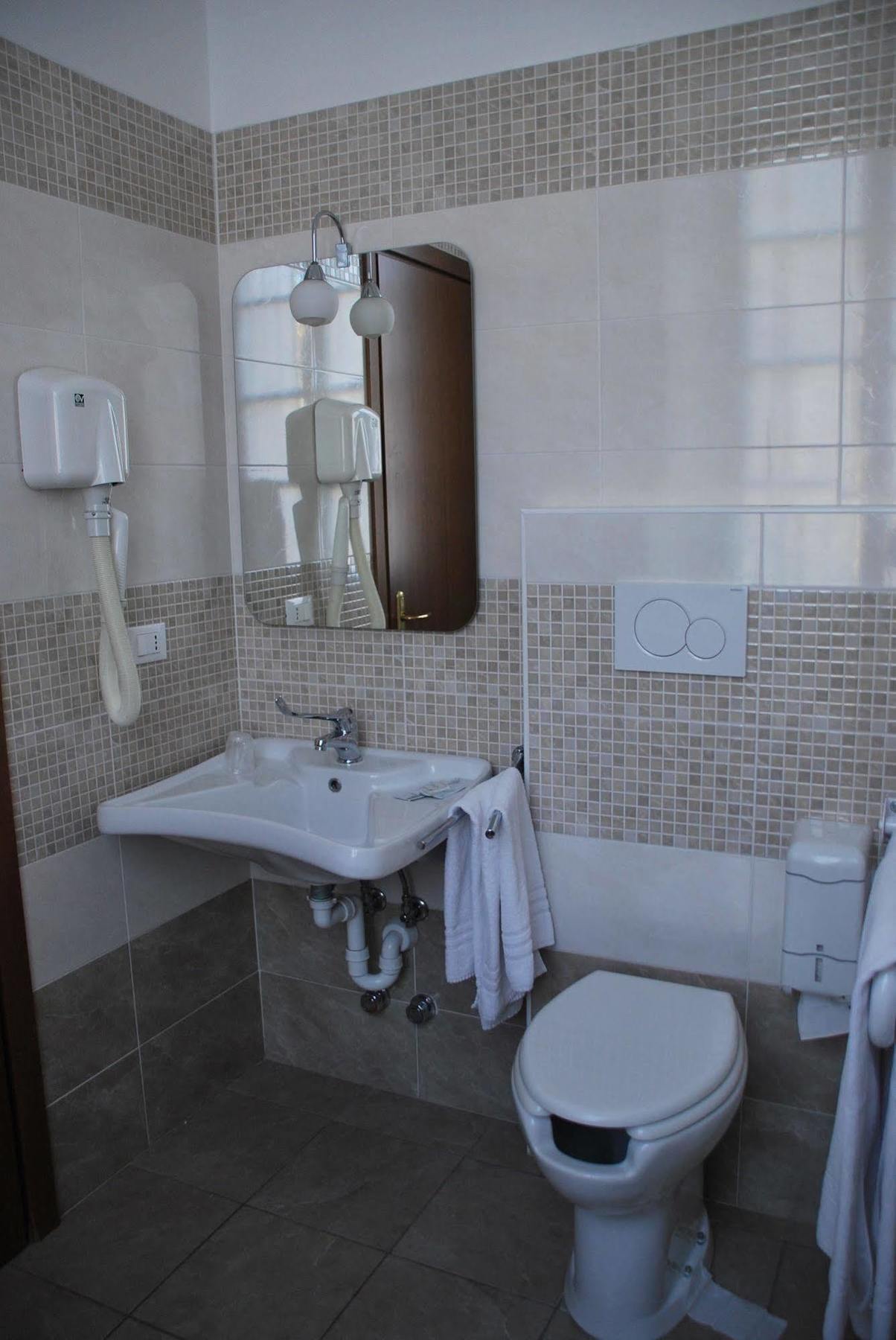Hotel Antico Distretto Турин Экстерьер фото